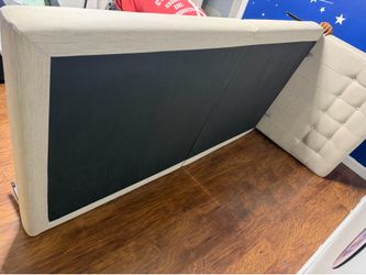 FREE KIDS TWIN SIZE BED WITH  MATTERS