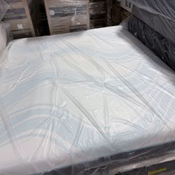SALE 💥King Mattress Tempurpedic ProBreeze Medium Hybrid 💥 Delivery Available 🚚