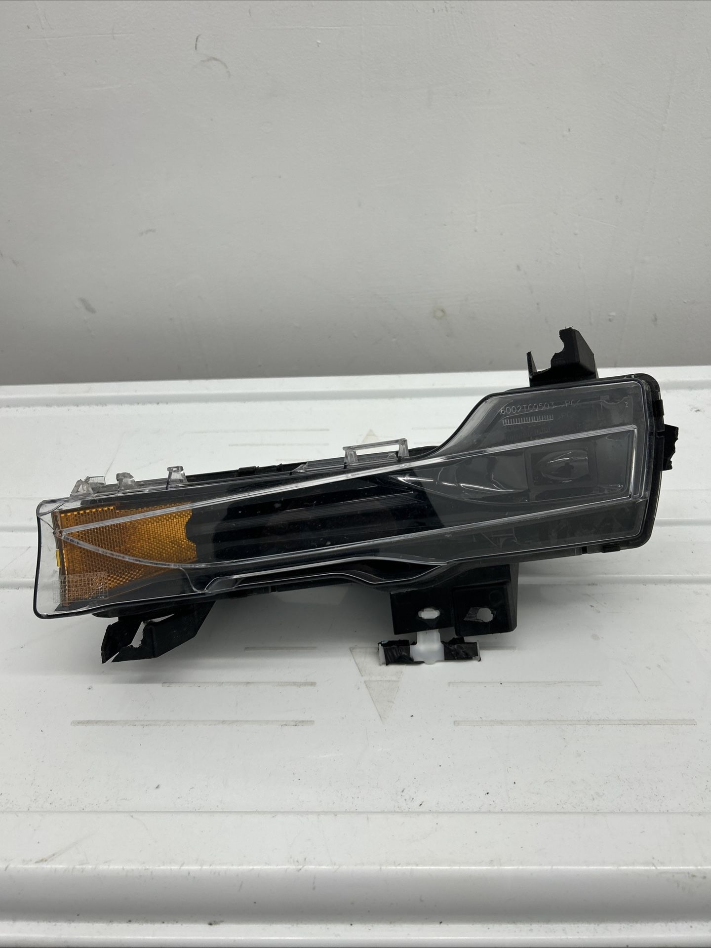 TESLA MODEL 3 FOG LIGHT LEFT DRIVER 2017 2018 2019 2020 2021 2022 1077389-00-F