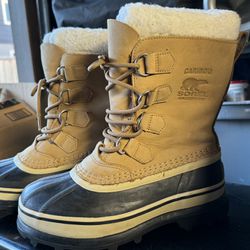 Women’s Sorel Caribou Boots (Size 6) 