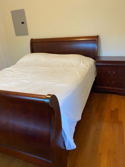 Solid Wood Sleigh Bed Set