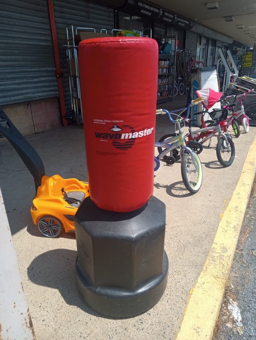 Century Original Wavemaster Freestanding Punching Bag