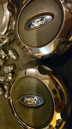 Ford explorer caps and studs