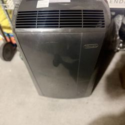 DeLonghi Portable A/C Unit Really Cold And Excellent Condition With Remote 