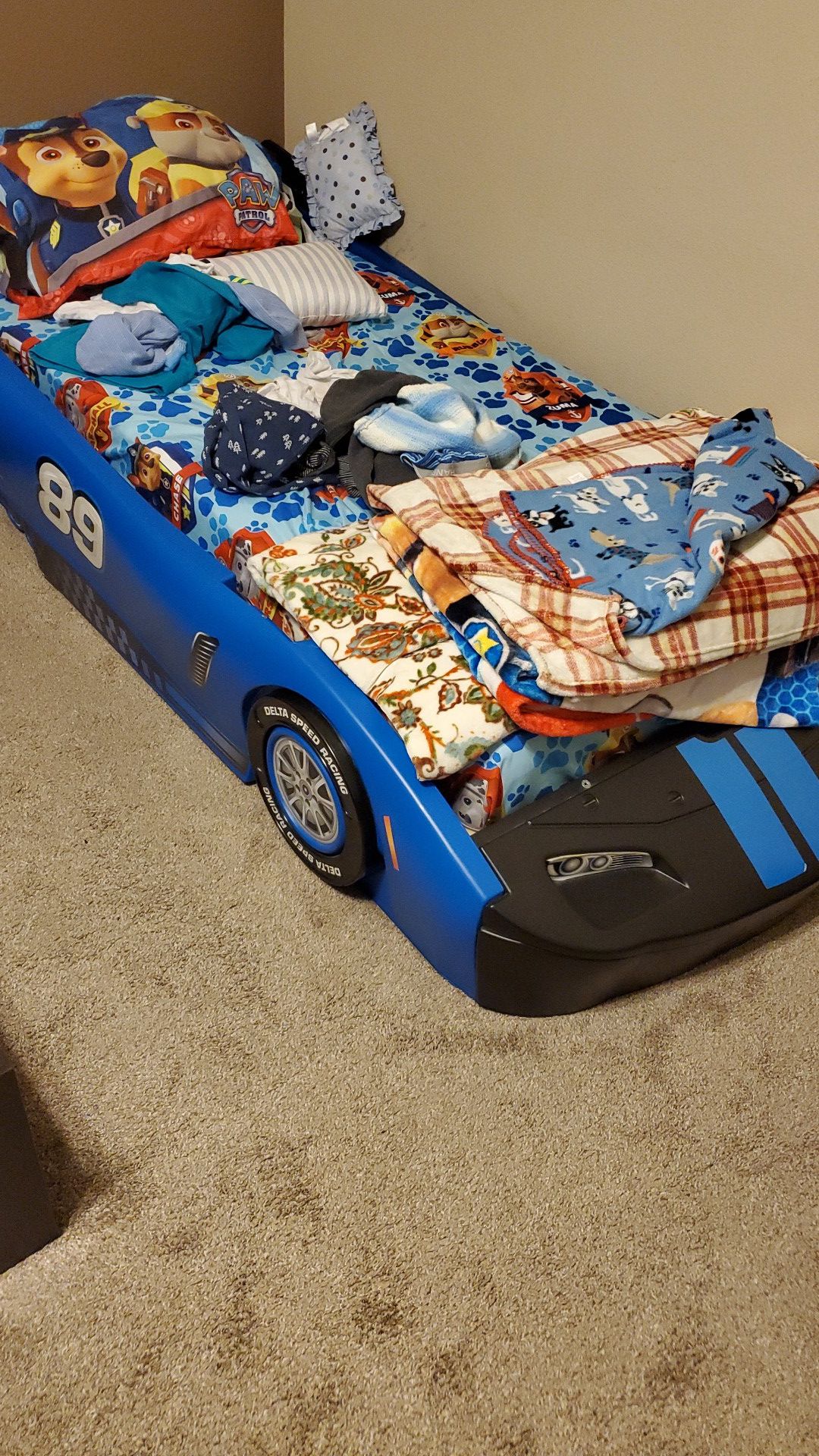 2 kids car beds
