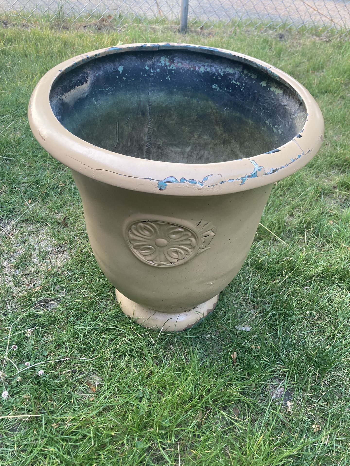 Large Garden Planter for Sale in Chicago, IL OfferUp