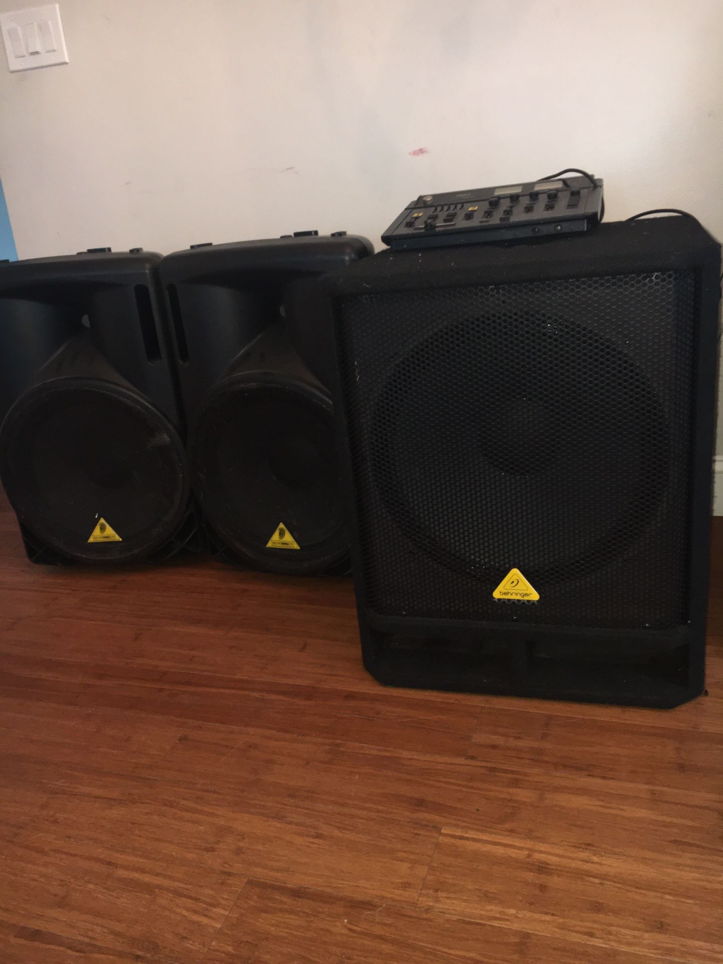 2 15 inches BERINGER Power Speakers And 18 inches BERINGER Power Subwoofer 🔊