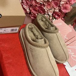 UGG TASMAN SAND brand NEW Sz 9W