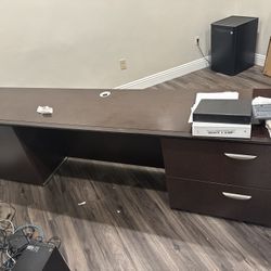 Modern Office Desk/Drawers