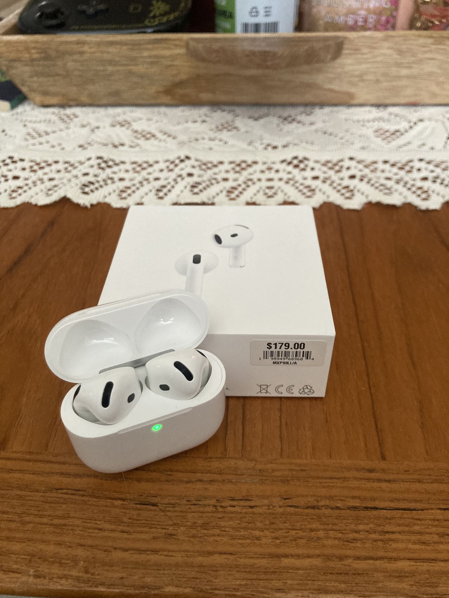 Apple AirPod 4 Active Noise Cancellation