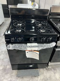 Hotpoint gas stove new in color black