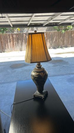 Decorative table lamp