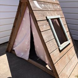Wooden Climbing Hideaway
