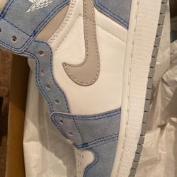 Jordan 1 Retro High OG Hyper Royal