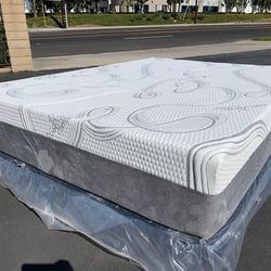 Queen Organic Cool Gel Memory Foam!!