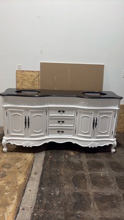 Bathroom vanity
