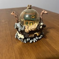 Small Noah’s Ark Snowglobe