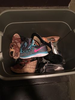 TUB FULL OF WOMENS SHOES SNEAKERS AND HEELS