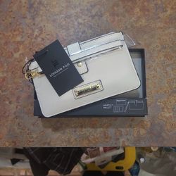 London Fog Wrislet BNWT