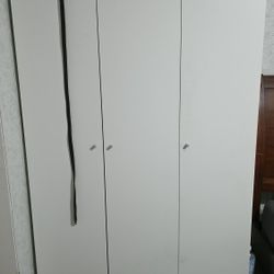 Dresser And Closet 