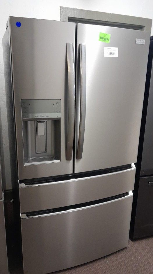 Frigidaire GRMCCF 21.5-cu ft Counter-depth Refrigerator FJT