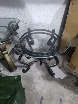 Set of 3 to pass tables 2 ends and a coffee table $100