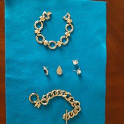 Lot  Of 4....2 Bracelets   2 Earrings  See Pics