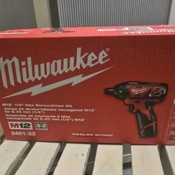 NEW IN BOX Milwaukee M12 1/4" Hex Screwdriver Kit 2401-22