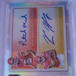 2017 Patrick Mahomes/Kareem Hunt Dual Rookie Autographs Football Card 