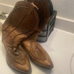 Dan post Boots Size 10D