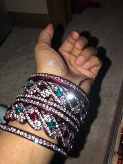 Daimond cut dazzling stone bangels bracelet set