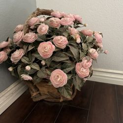 Artificial Pink Rose Flower Basket Door Decoration, Fabric Floral Arrangement