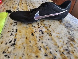 BRAND NEW NIKE TRACK SHOES 