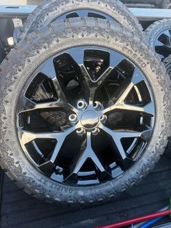 22” Gloss Black Wheels with Cosmo Gripp XT Tires