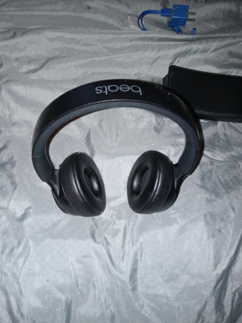 BEATS SOLO PROS HEAD PHONES
