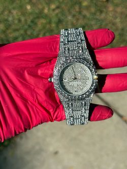Men’s iced out high fashion watch