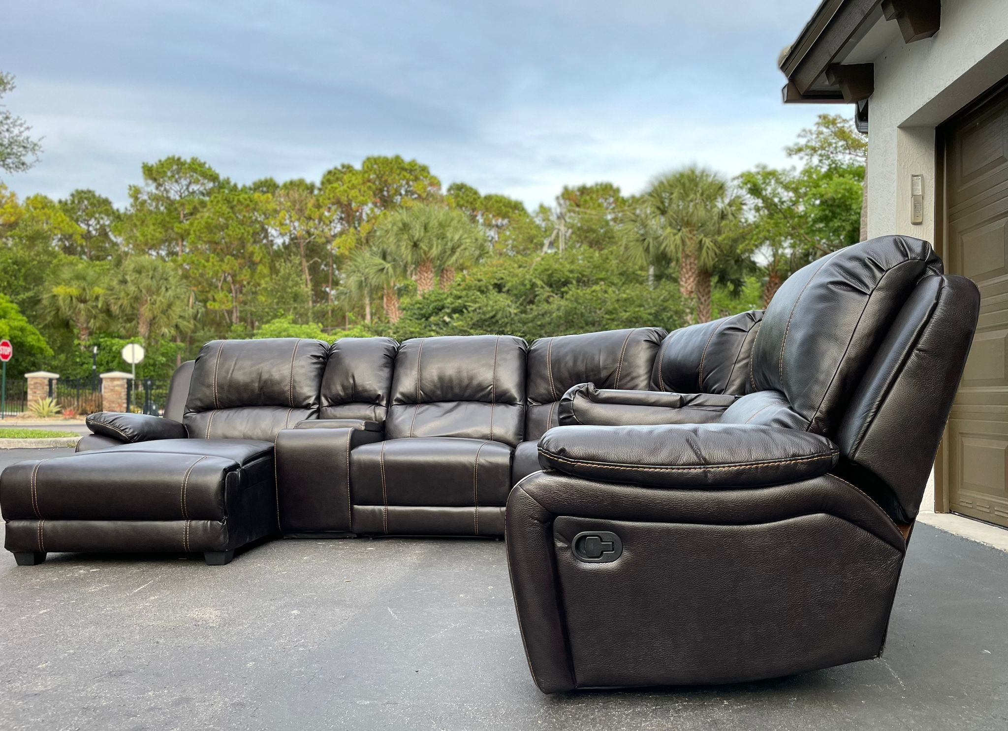 🛋️ Couch/Sofa Sectional - Dark Brown - Recliners - Leather - Delivery Available 🚛