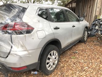 Nissan rouge for parts