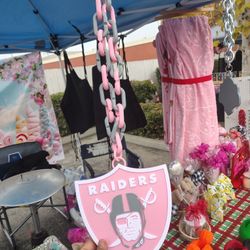 New Raiders Pink Hype Chain
