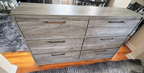 6-Drawer Dresser in Gray Wood Finish