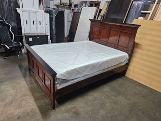 Queen Size Wood Panel Bed Frame