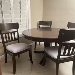 Solid wood dining table set w/ 4 sturdy chairs