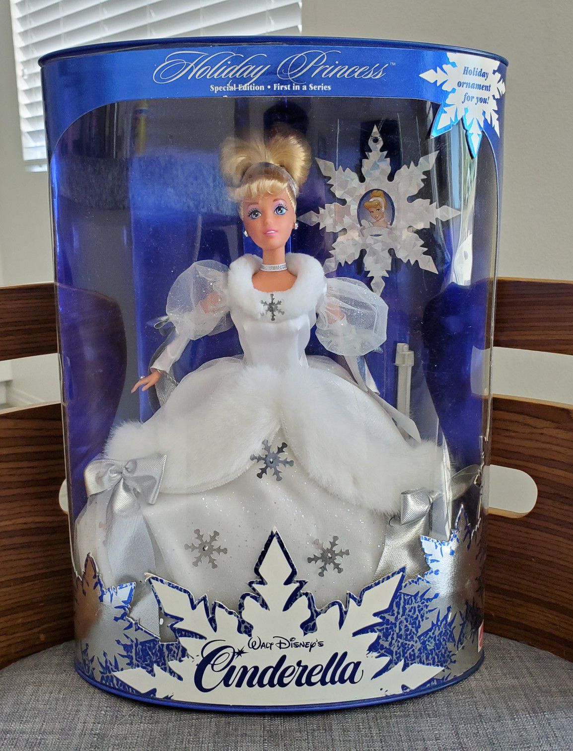 Disney classics Cinderella Holiday Princess Collectible Toy Doll Figure Mattel w/ ornament