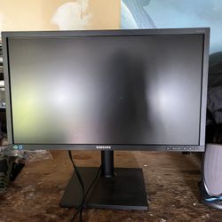 Samsung Computer Monitor And Speaker
