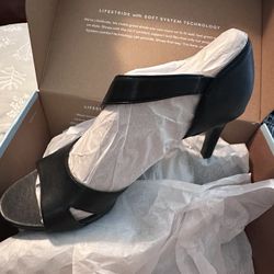 New In Box - Size 10 Black Heels. Life Stride
