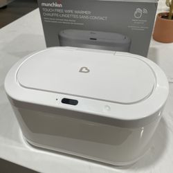 NEW MUNCHKIN TOUCH FREE WIPE WARMER