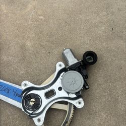 LEFT FRONT DOOR WINDOW REGULATOR FOR 2008 TOYOTA 4RUNNER.