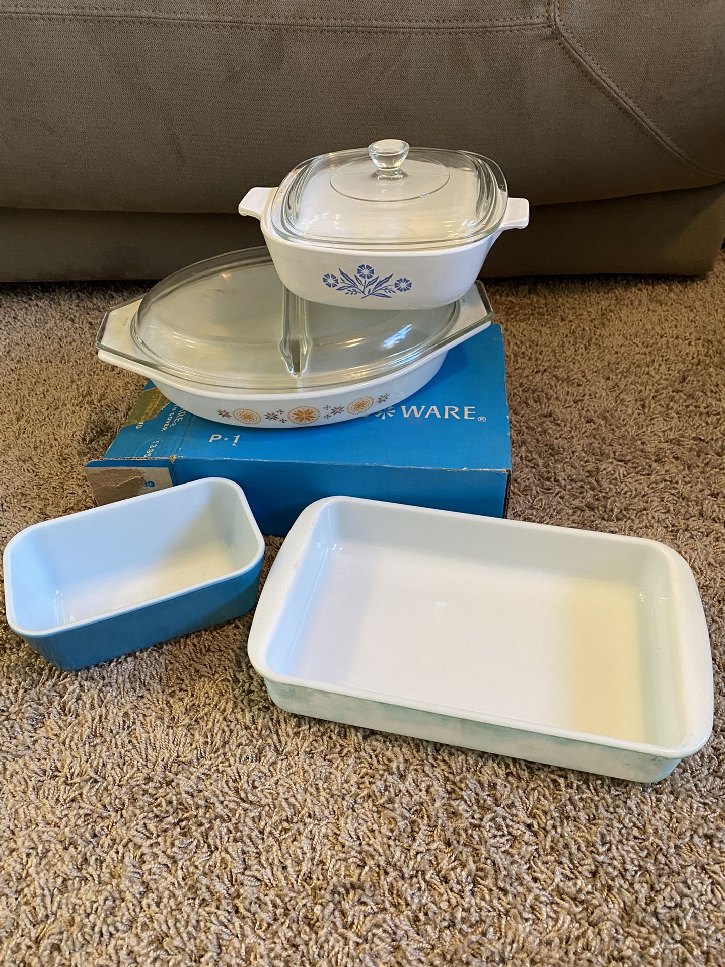 3 Vintage Pyrex and 1 brand New Corning ware Bakeware 