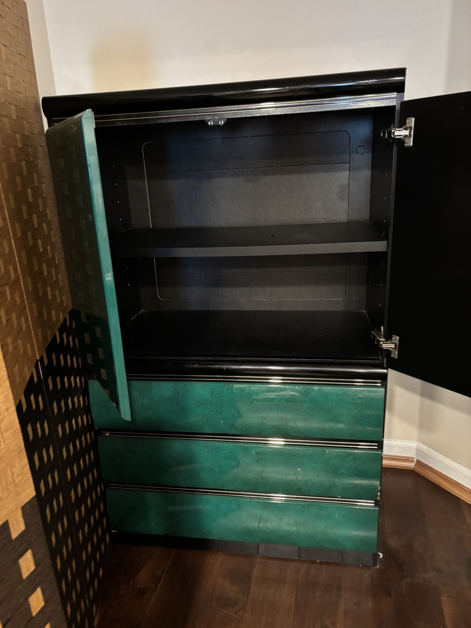Chester Draw , and Dresser