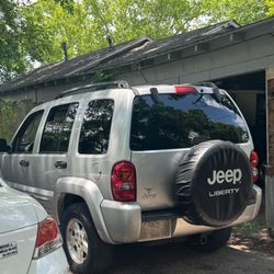 Jeep 4x4   2004.    240 Millas  Titulo Limpio 